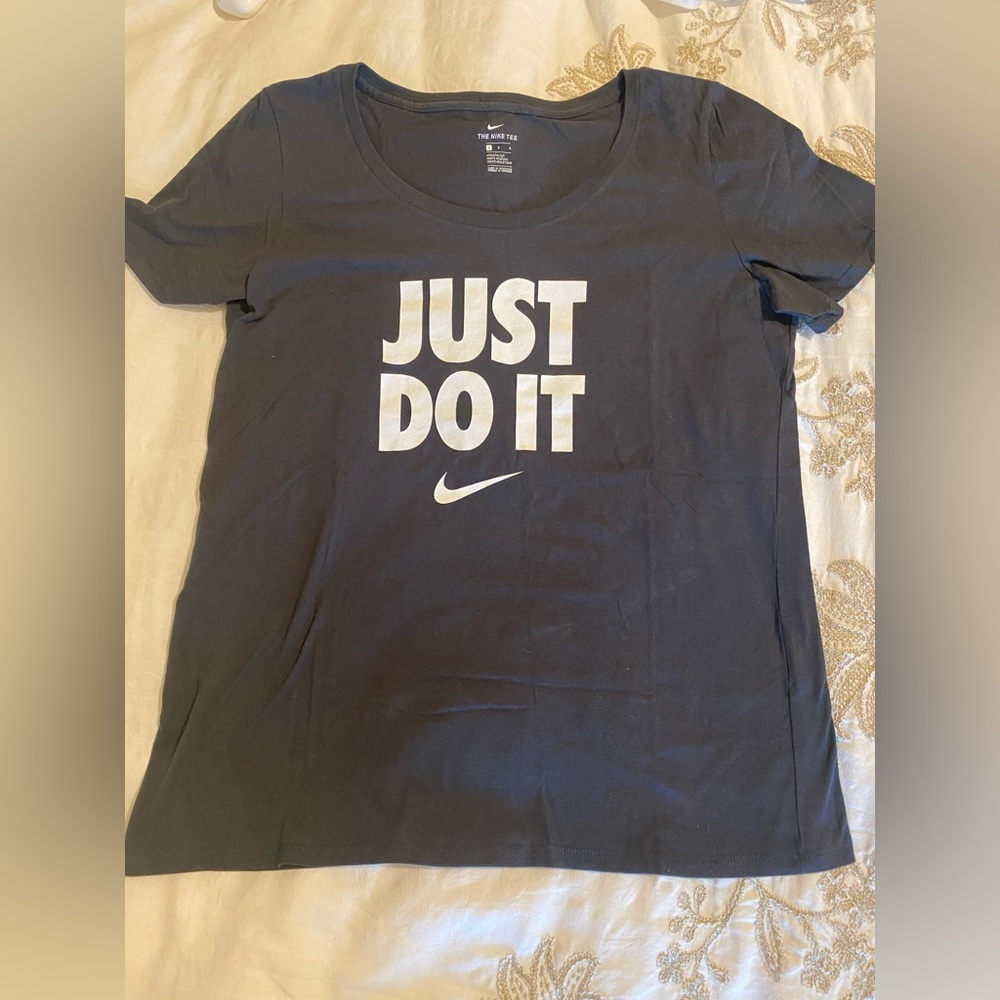 Nike SS tee